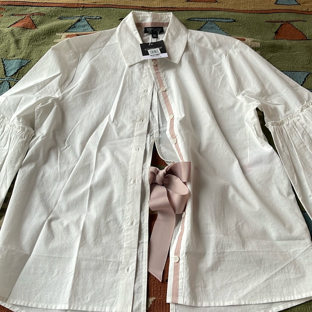 Fun Unique Women Topshop White Long sleeve Open Back W/ Bow ButtonDown Size 4